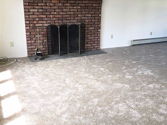 3rd image of 13 Pulaski Pl #A