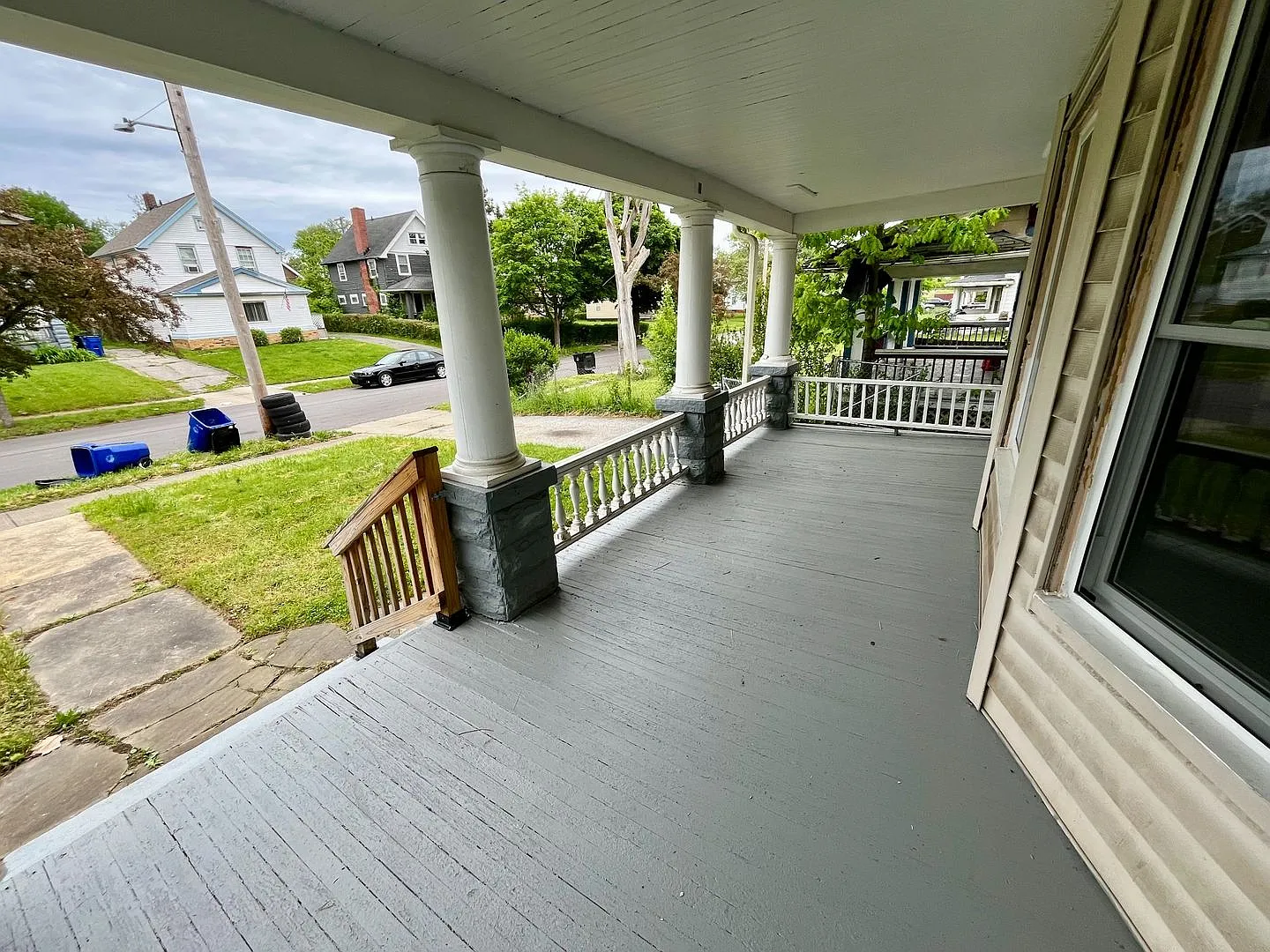 Three Bedroom One Bathroom Single Family Home For Rent Move In Special - Half Off First Months Rent — Photo 3