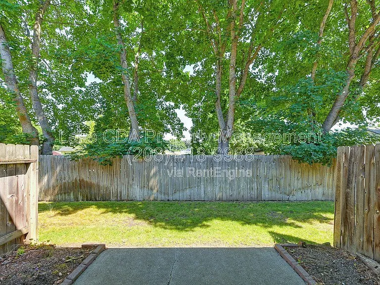 1611 E Montana Ave #C — Photo 53