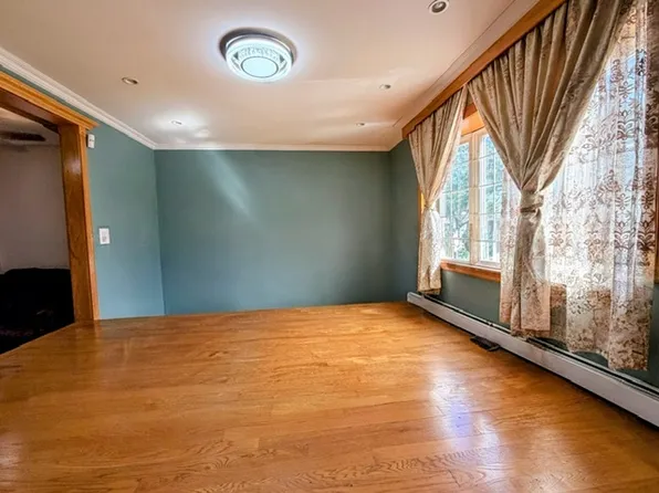 17203 65th Ave Floor 1, Fresh Meadows, NY 11365