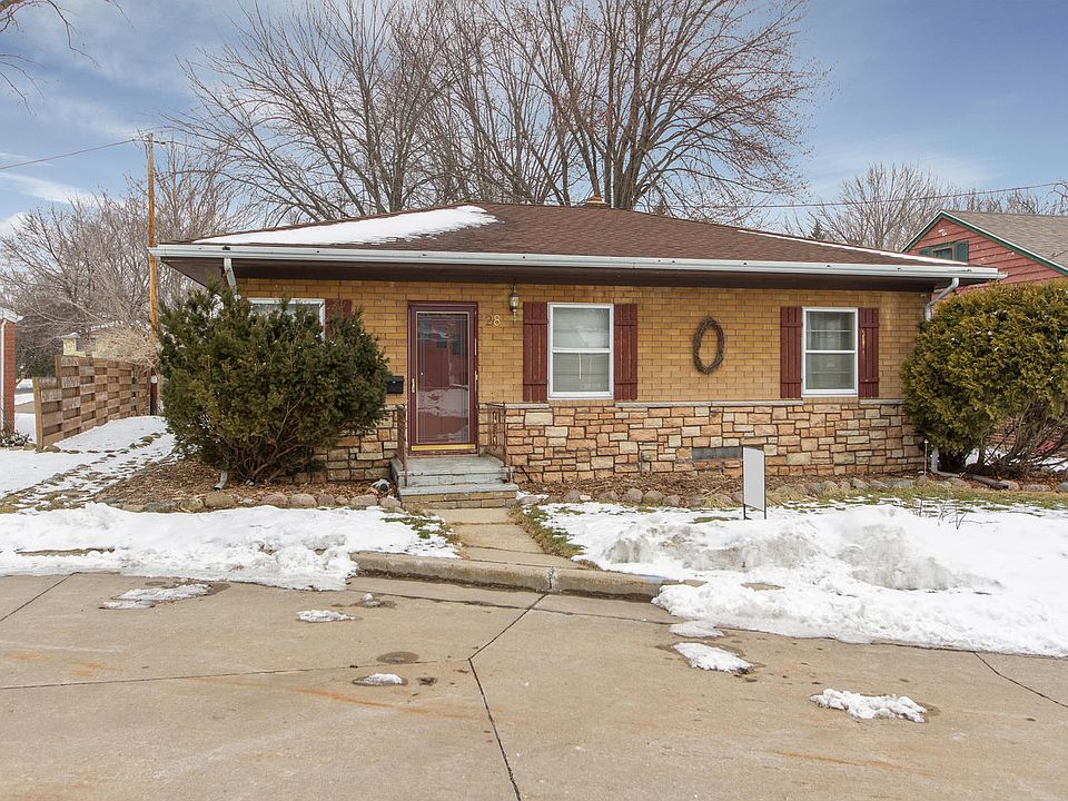 Welcome To 28 Johnson Ct! 