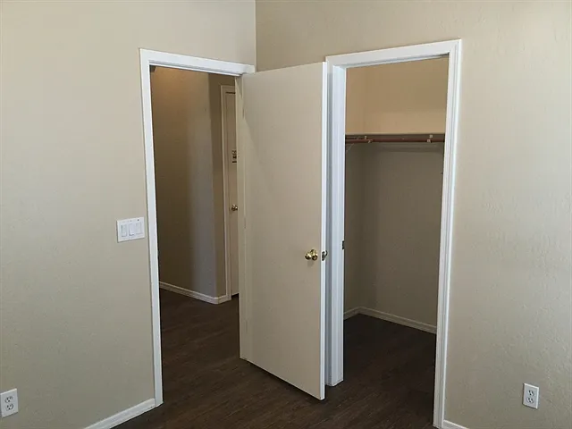 9435 W Pierson St — Photo 18