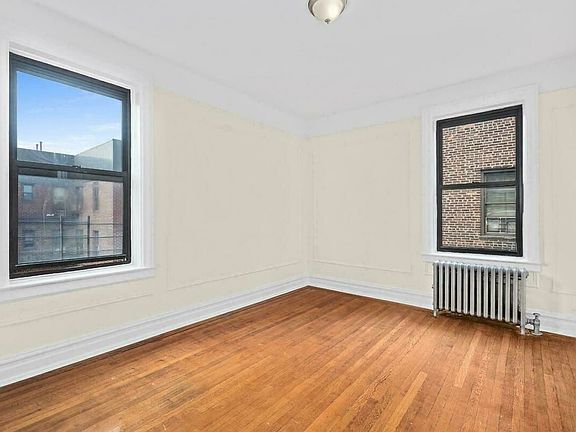 3rd image of 8346 118th St APT 1L