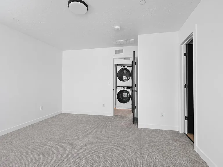 1739 S Main St #12 — Photo 14