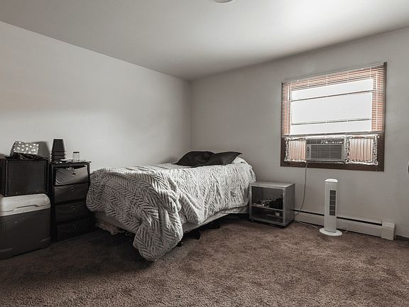 5th image of 814 W Hillcrest Dr #1