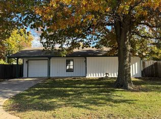 2068 S Fieldcrest St, Wichita, KS 67209