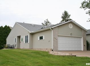 3996 Partridge Cir, Bettendorf, IA 52722