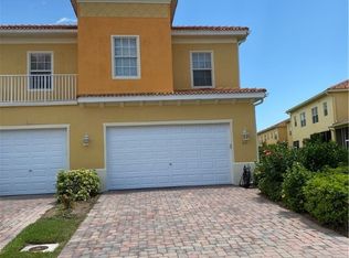 9821 Healthpark Cir APT 106, Fort Myers, FL 33908