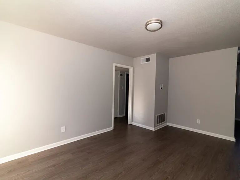 6602 Lancaster Rd — Photo 2