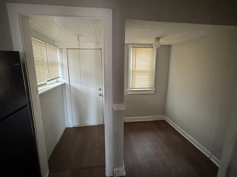 2422 E 70th Ter — Photo 11
