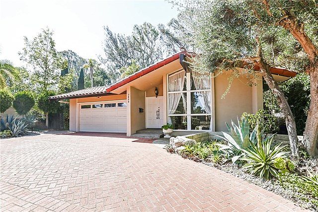 1st image of 3808 Palos Verdes Dr N