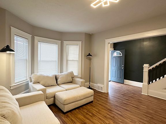 4th image of 1318 W 80th St #1318