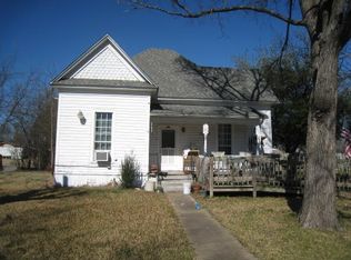 803 E 13th St, Bonham, TX 75418