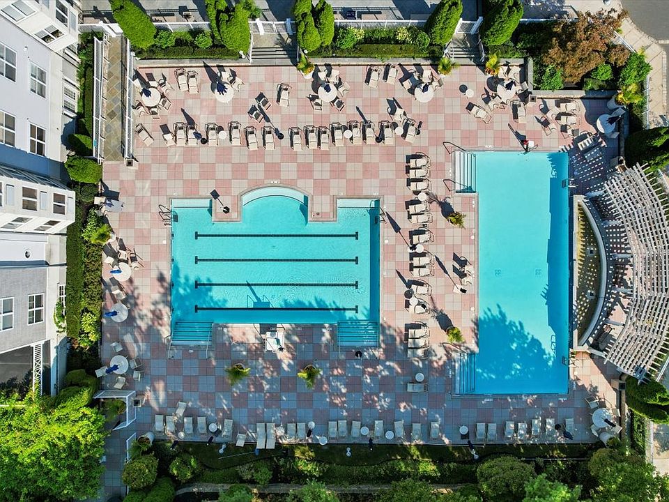 1st image of 1000 Round Pointe Dr #309