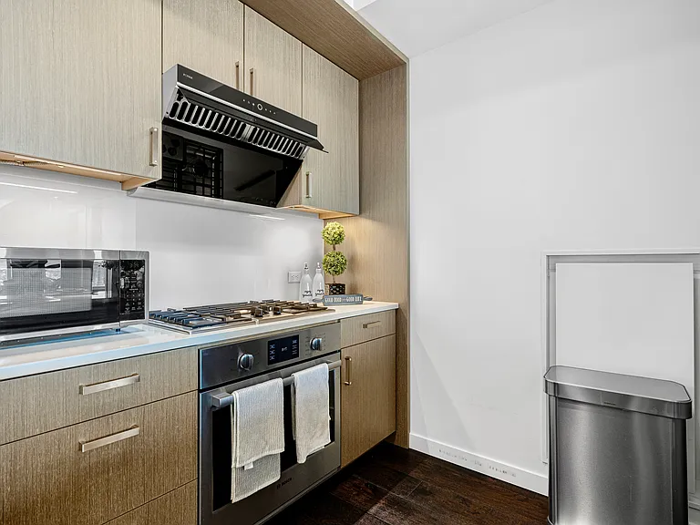 1321 Seneca St #1708 — Photo 9
