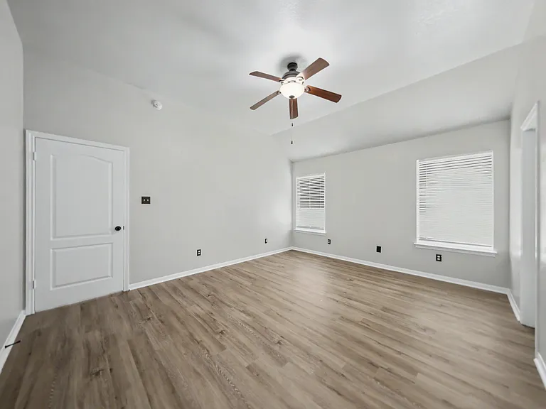 616 Man O War Dr — Photo 17
