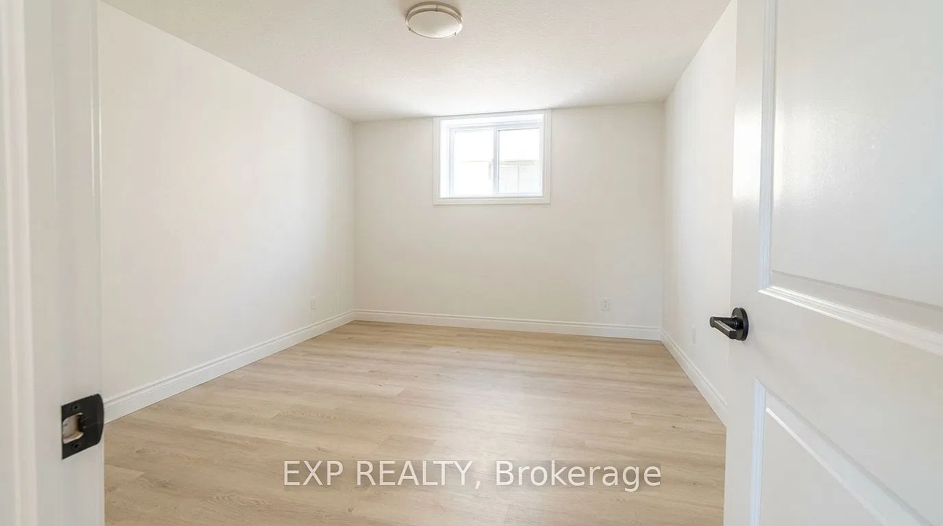 2 bed, $1,600 — Photo 4