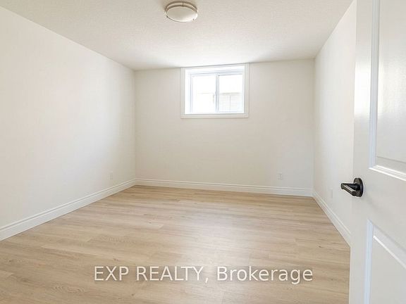 4th image of 2567 Constance Ave #Basement