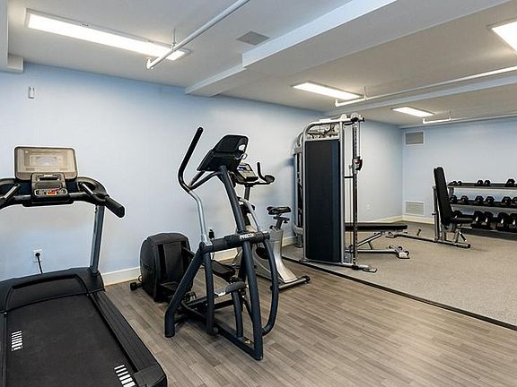 4th image of 157 N Main St #203
