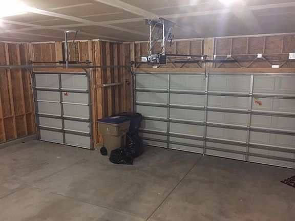4th image of 1821 E Aster St