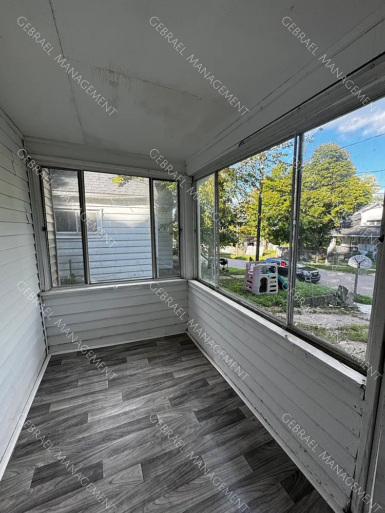920 Durand St. — Photo 3