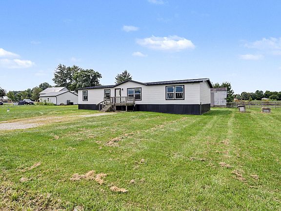 3rd image of 33175 Fields Rd