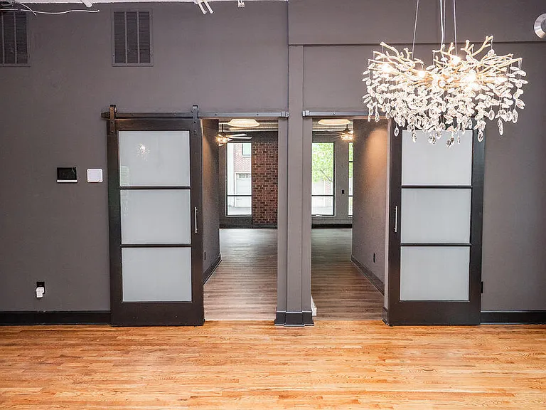 275 S Limestone St #150 — Photo 37