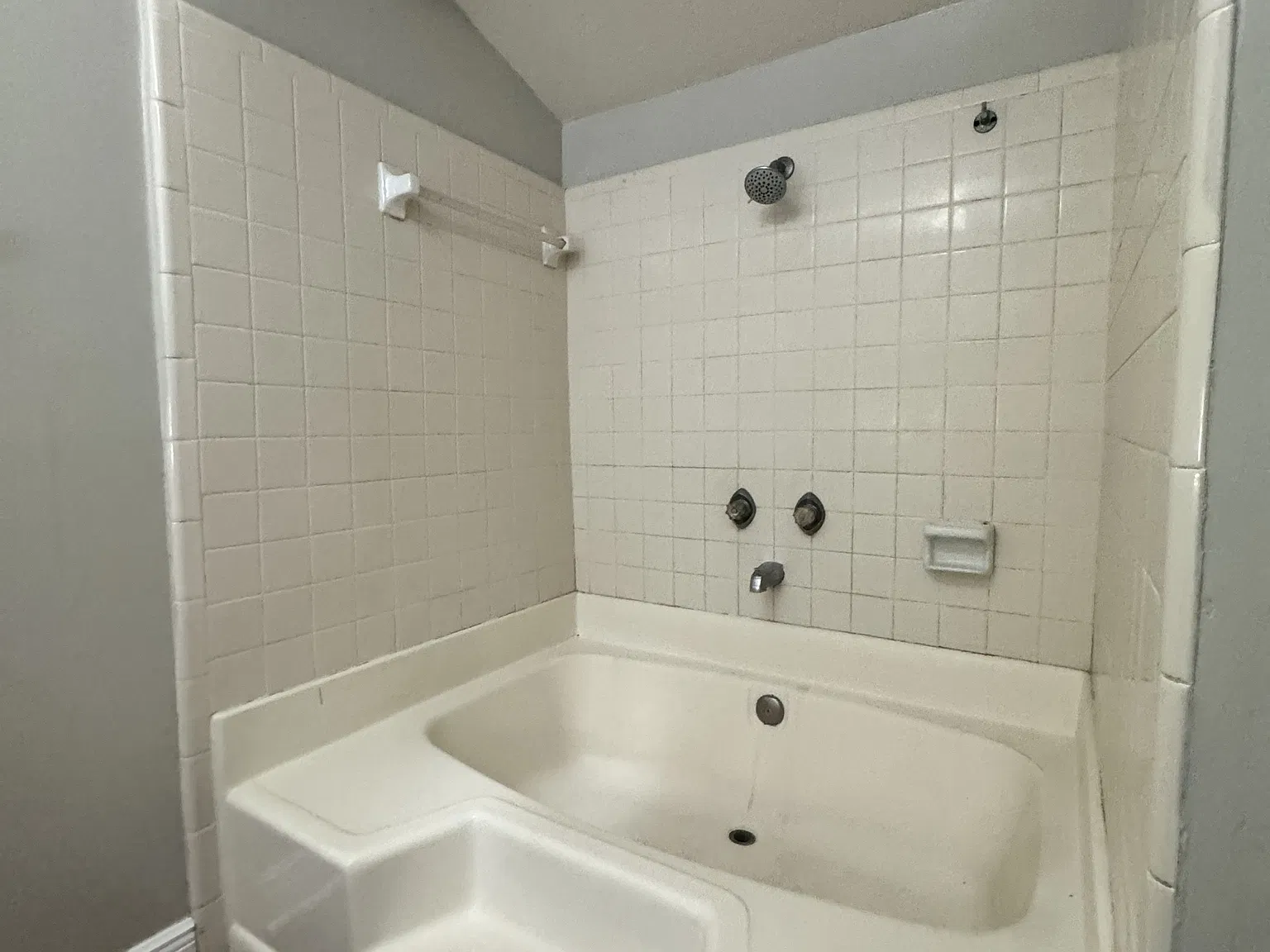 1211 Stone Greene Ct - 1211 — Photo 4