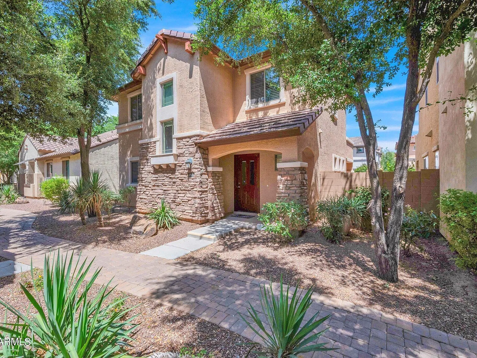 3 bed, 2.5 bath, 1692 sqft, $2,325 — Photo 2
