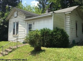 1122 N Pike St, Grafton, WV 26354