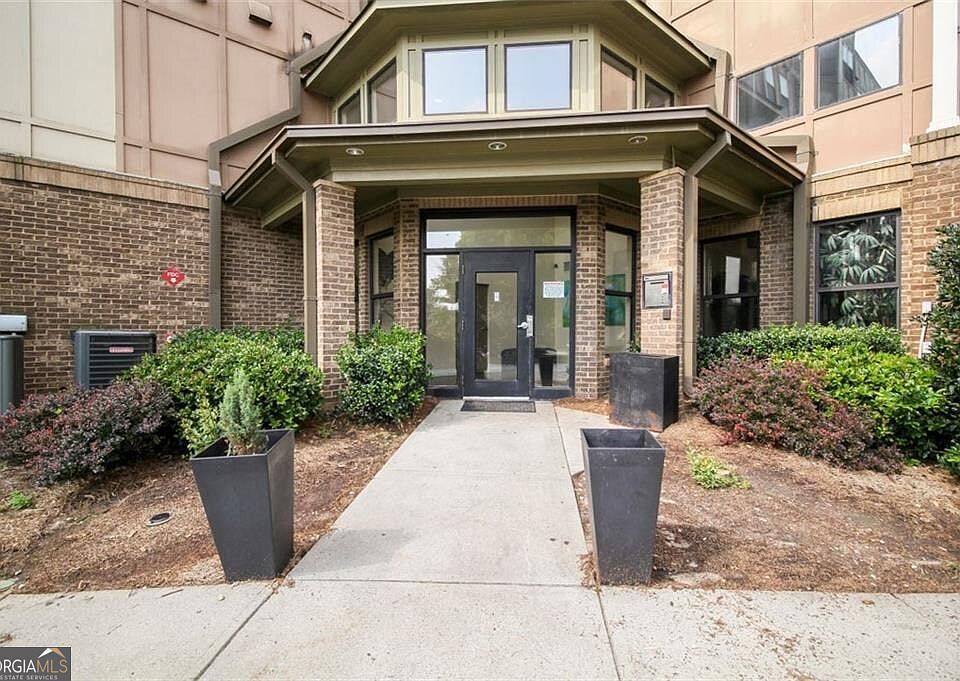 1st image of 898 Oak St SW Unit 1211
