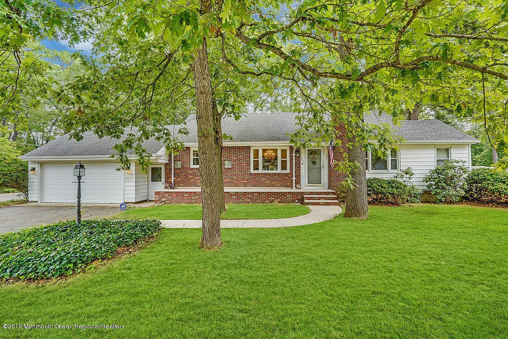 241 Devoe Ave photo 1