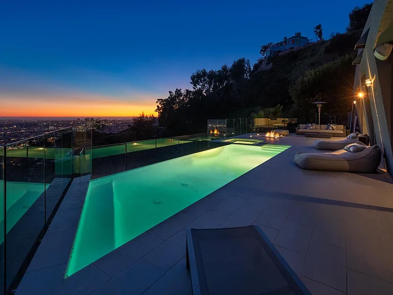 8476 Cole Crest Dr — Photo 7