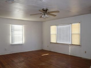 2807 W 10th St, Plainview, TX 79072