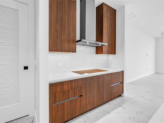 5th image of 777 3RD AVENUE N #1704