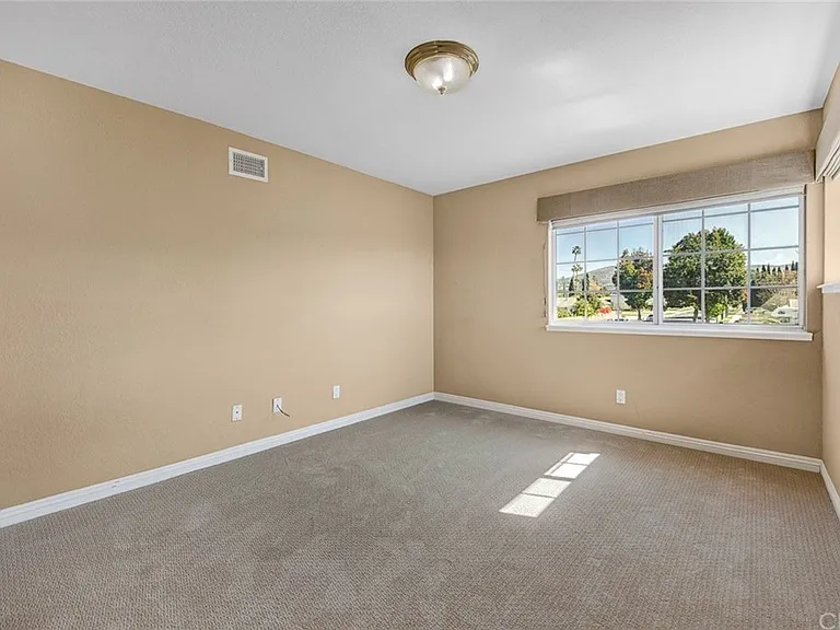 606 N Gravier St — Photo 11