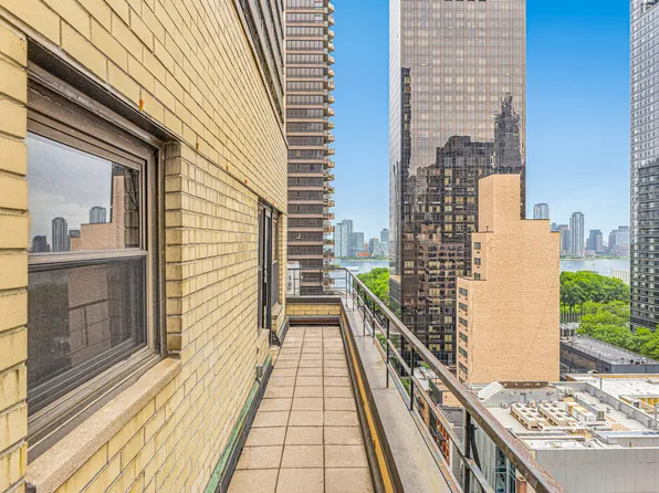 301 East 48th Street 19B image 8 of 9