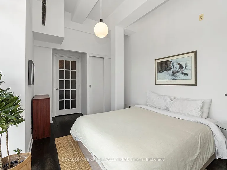 233 Carlaw Ave #816 — Photo 16