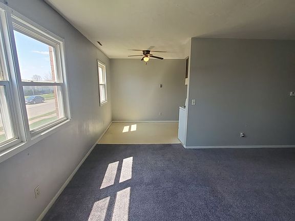 3rd image of 620 W 63rd St APT 4