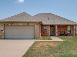 1005 Christine Dr, Cleburne, TX 76031