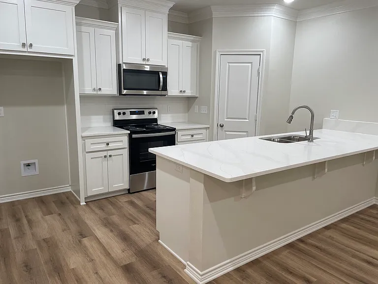 6205 Ashton Cv — Photo 4