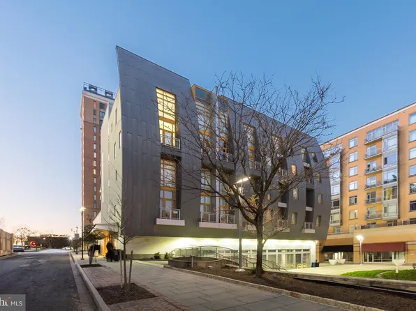 6500 America Blvd APT 404, Hyattsville, MD 20782