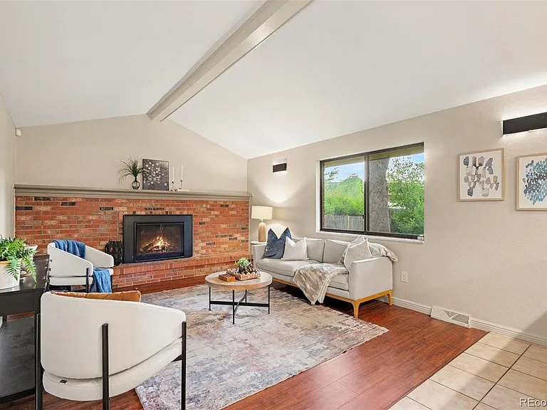 5937 S Jasmine St — Photo 16