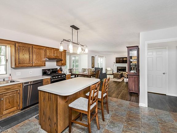 3rd image of 2331 Brafferton Ave