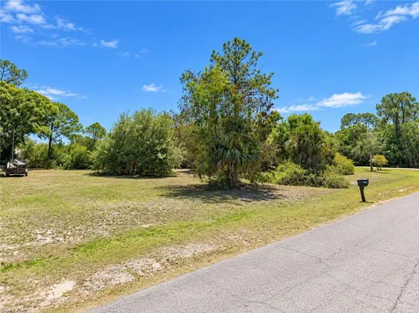 606 Glenn AVE, LEHIGH ACRES, FL 33972