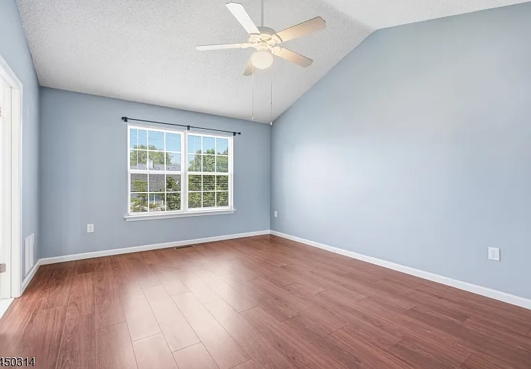 9 Balboa Ln — Photo 14