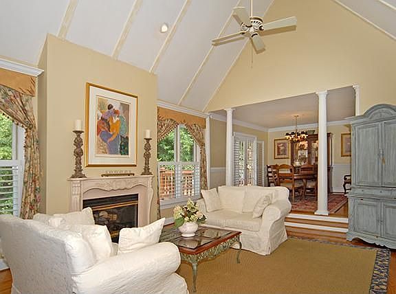 open family room to dining room