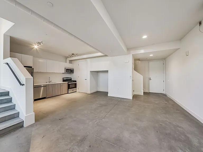 950 Lofts — Photo 18