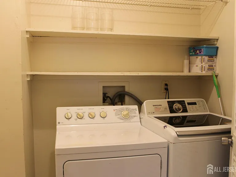 39 Independence Ct — Photo 17
