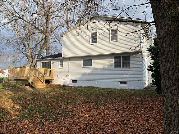 4th image of 7869 Hawthorne Dr